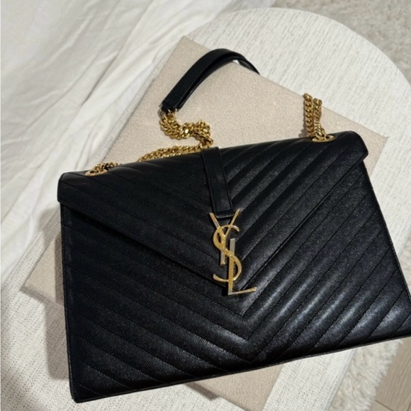 MUST HAVE YSL GORGEOUS HANDBAG! - Picture 7 of 9